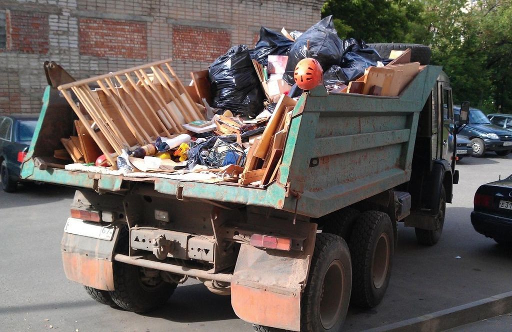 Вывоз мусора из магазина в Устях-Джегуте от ПроМусор: услуги, цена от 1772 руб., утилизация отходов