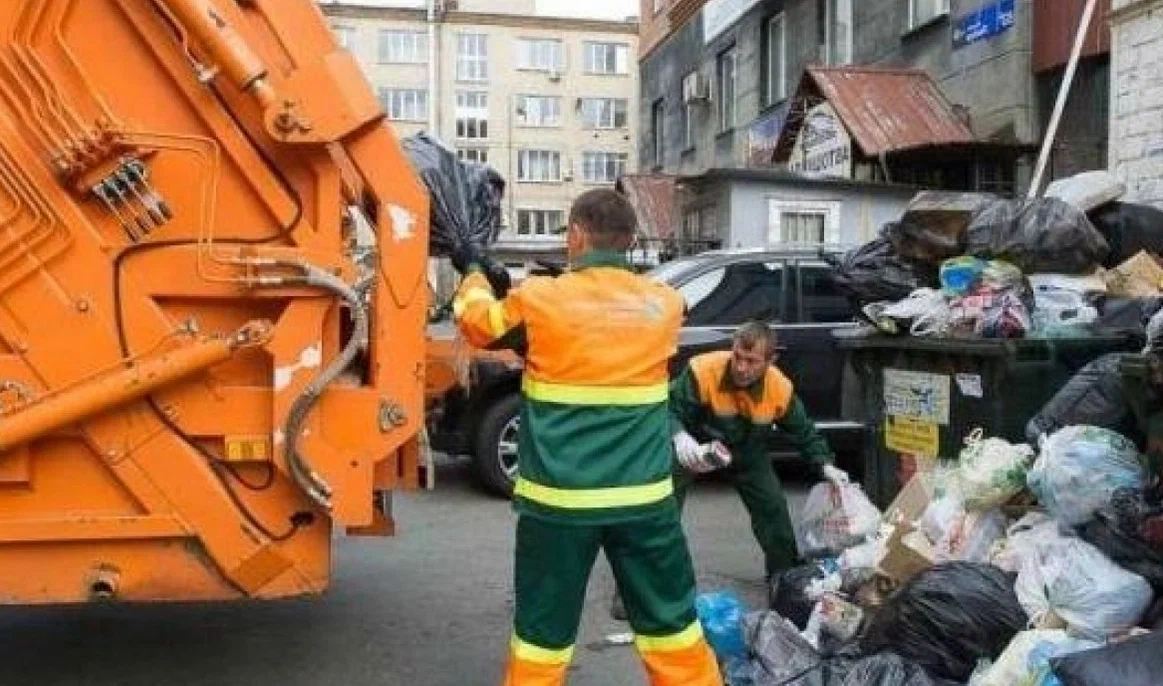 Срочный вывоз мусора в Устях-Джегуте от ПроМусор — заказ день в день от 2885 руб., грузчики, цена