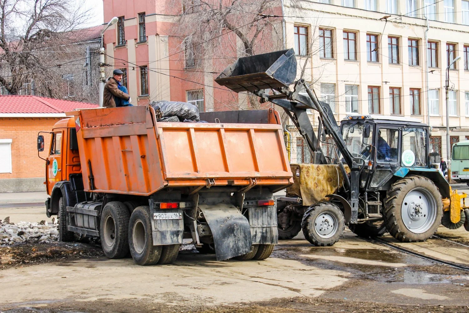 Вывоз мусора Камазом в Устях-Джегуте – аренда и заказ Камаза 10 тонн от 2379 руб. в ПроМусор