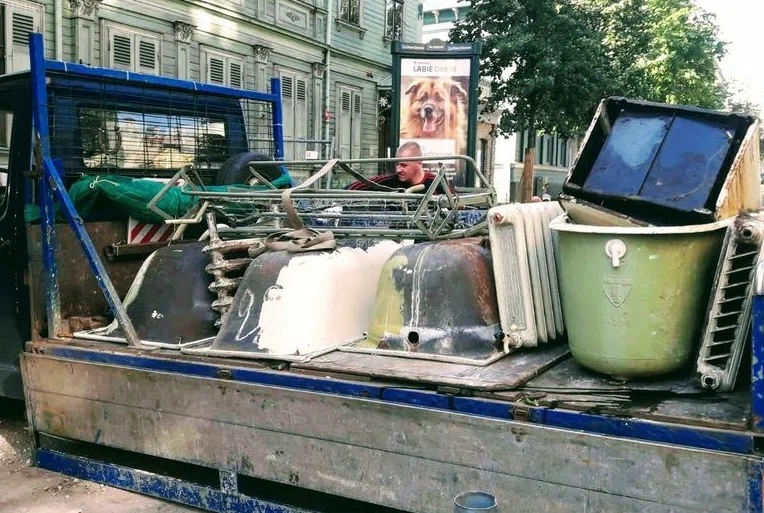 Вывоз старой сантехники в Устях-Джегуте от ПроМусор: быстро, недорого от 557 руб., утилизация и грузчики
