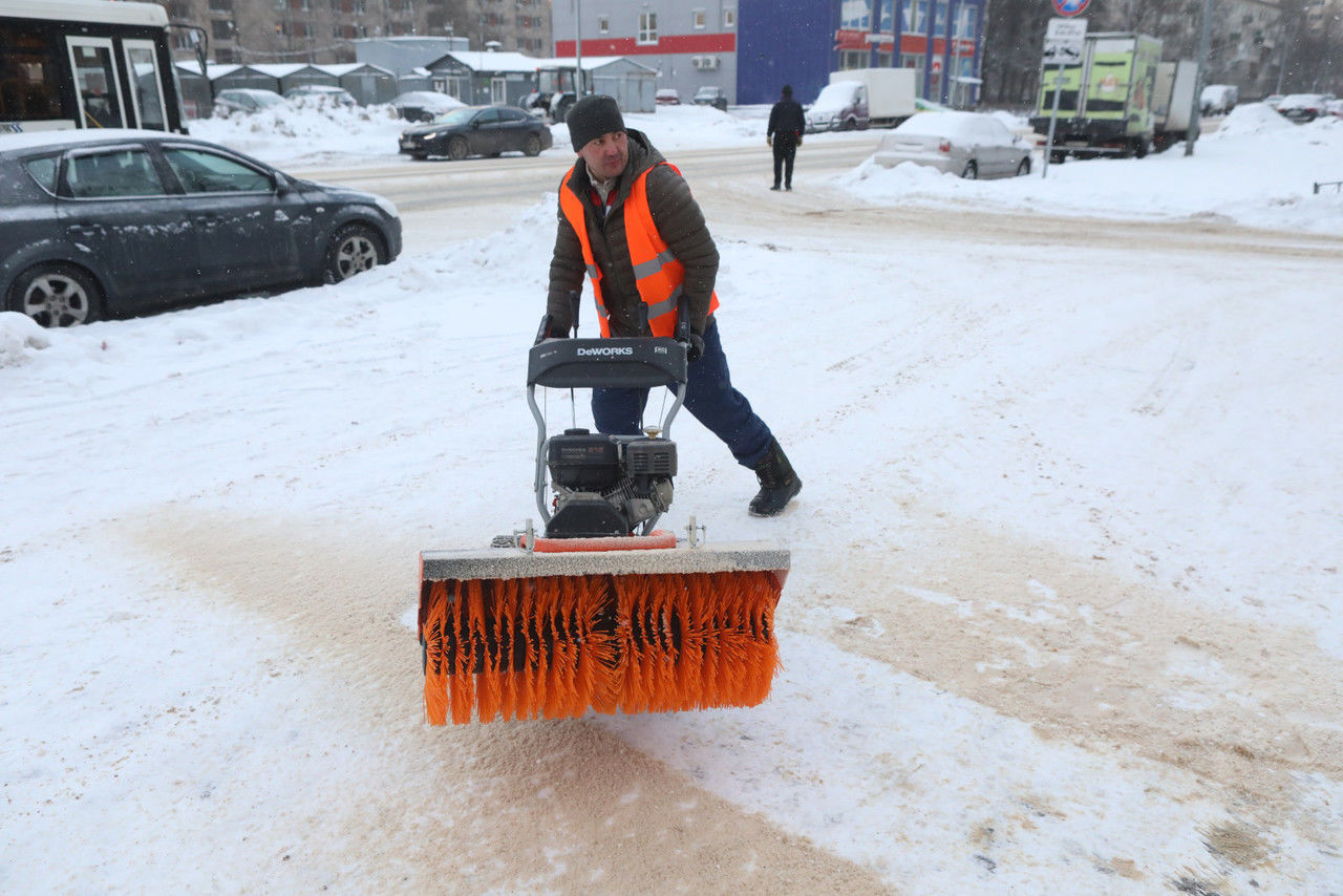 Уборка снега на парковках в Устях-Джегуте – цена от 35 руб. за м2 | ПроМусор – очистка, вывоз, услуги зимой