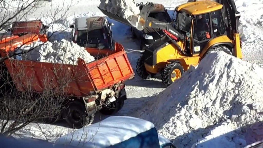 Вывоз снега с погрузкой в Устях-Джегуте для организаций и частных лиц в октябре